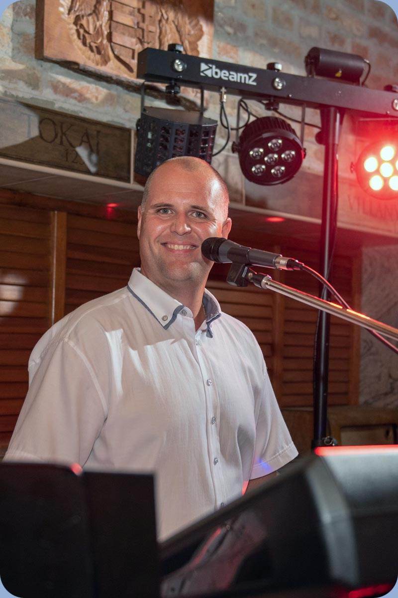 Pirzs�k L�szl�